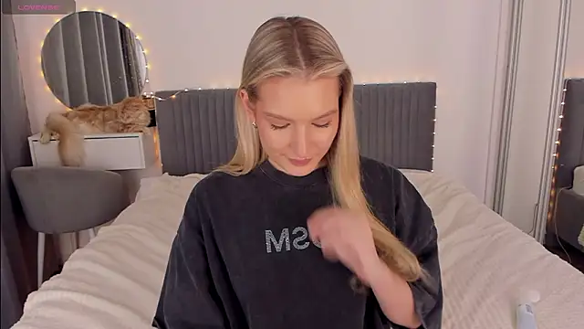 CassieRayss live sex cam