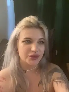 DriveThruDolls's cam snapshot