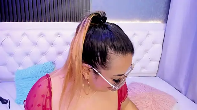 MHONIKBELUCCI's cam snapshot