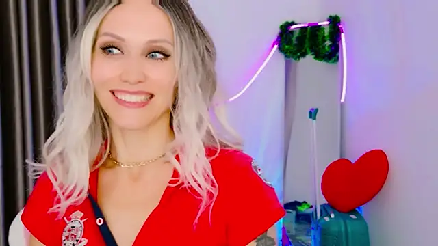 betty_xoxoo's cam snapshot