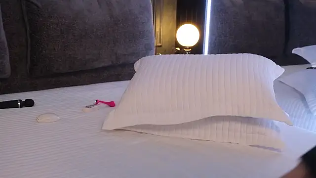 Rikka_Moore live sex cam