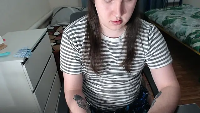 EvaMiron's cam snapshot