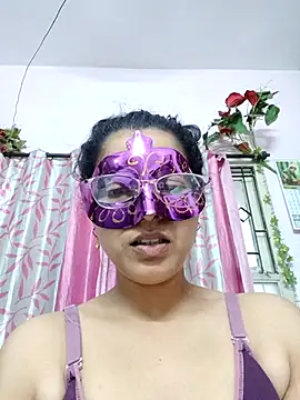 thanusi_2's cam snapshot