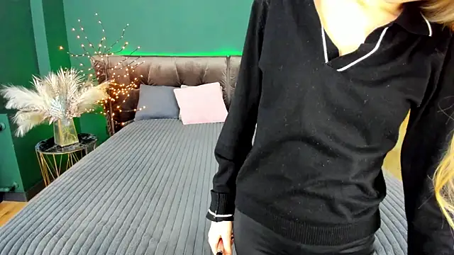 Alina_Blonde's cam snapshot