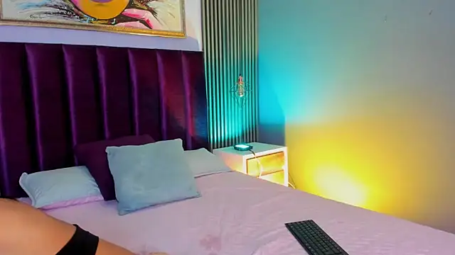 LauraAristizabal live sex cam