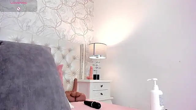 amara_rousse's cam snapshot