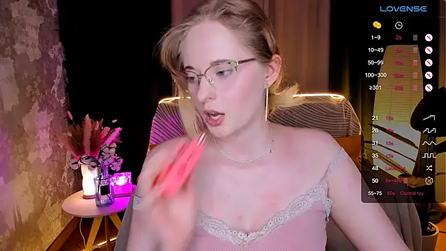 Aemilia_'s cam snapshot