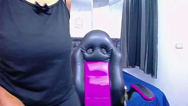 mia__thomson_'s cam snapshot