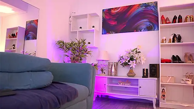 Aisha_Bee's cam snapshot