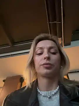 VikaBunny1 live sex cam