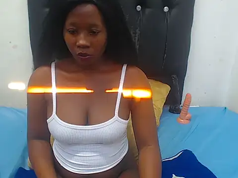 PetiteDiamondxxX's cam snapshot