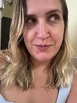 Bia_sexynovaes live sex cam