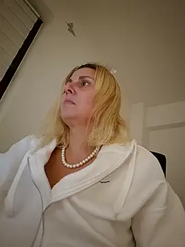 Amelia9798's cam snapshot