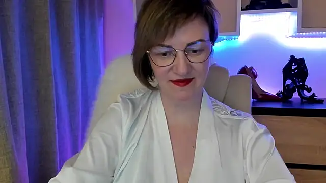 feliziaDesire's cam snapshot