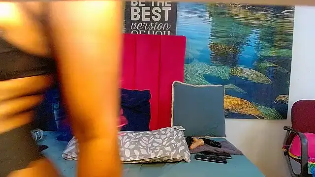 Lisa-001's cam snapshot