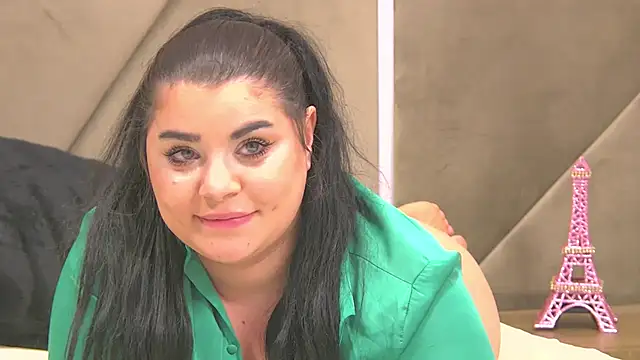 BustyMadison live sex cam