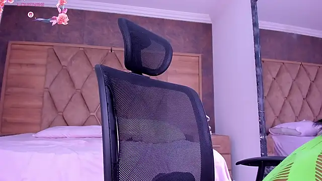 ScarletEvanss_'s cam snapshot