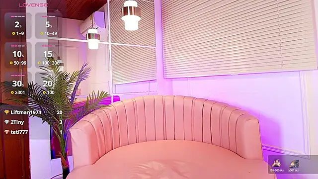 emily_burton18's cam snapshot