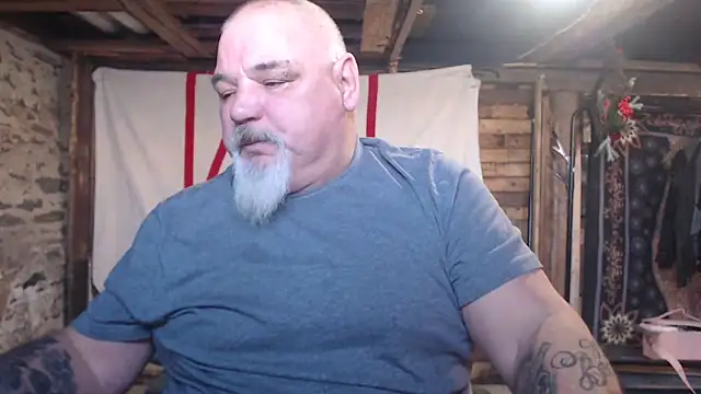 Newfiesausage1972 live sex cam