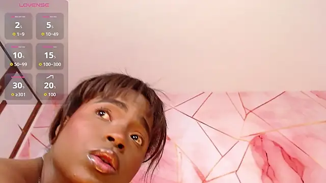 LindaBird's cam snapshot