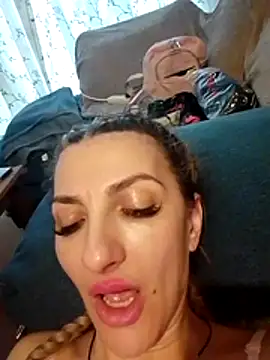 LannaQuinn live sex cam