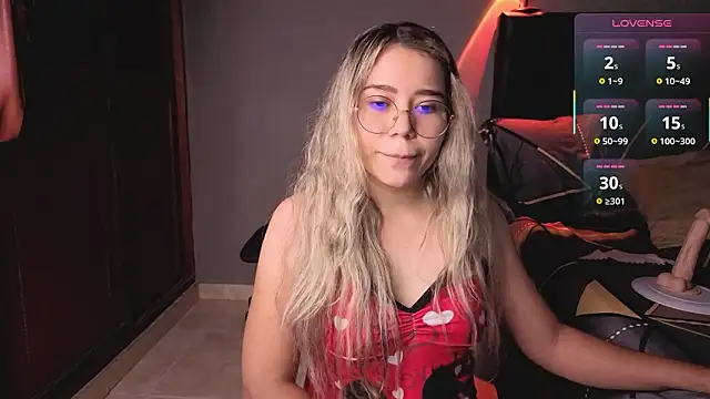 Aiilyn_Ds's cam snapshot