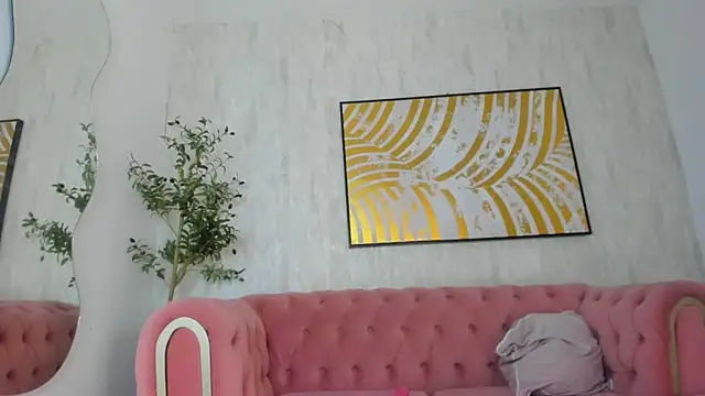 Krissi_latore's cam snapshot