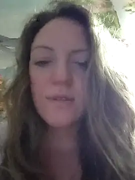 KattyLuuu's cam snapshot