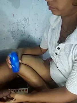 xx_priti's cam snapshot