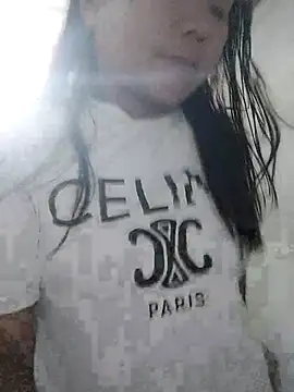 YANINA-20's cam snapshot