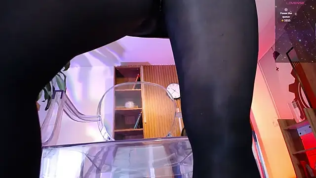 colete_milf's cam snapshot