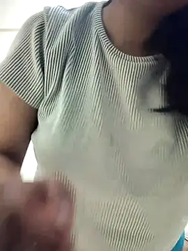 Love_heartss's cam snapshot