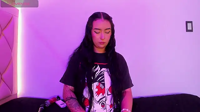 AntonellaQueenn's cam snapshot