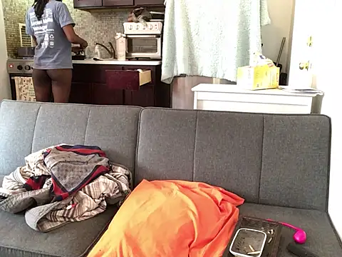 littyleesh1 live sex cam