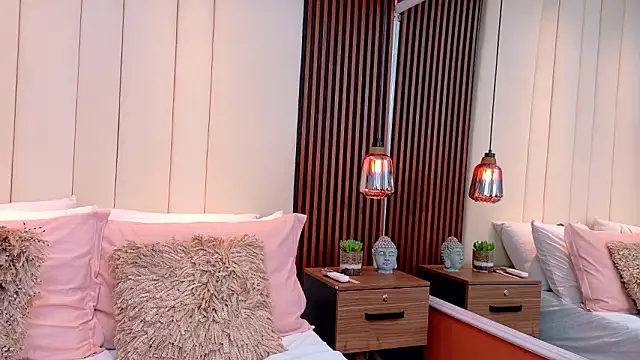 BellaConti1's cam snapshot