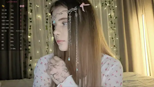 CarolinePepper's cam snapshot