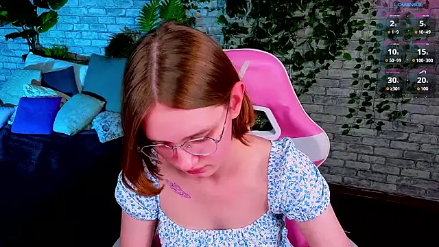 Mia_Mooore's cam snapshot