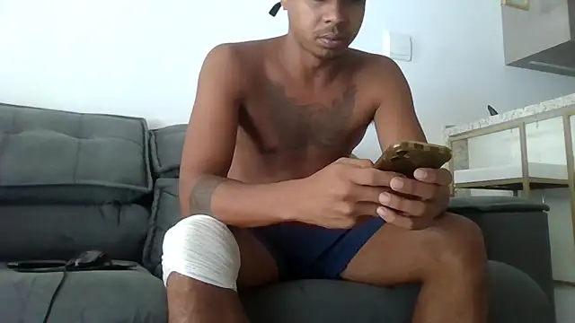 JUNINHOLEKEJR's cam snapshot