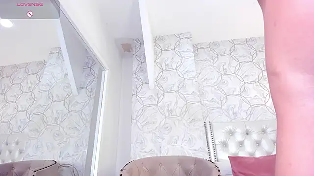 amara_rousse's cam snapshot