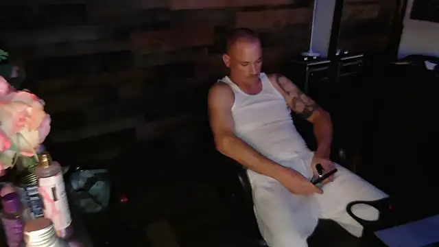 MISTERANDDEMI's cam snapshot