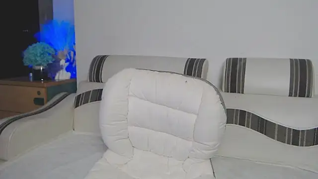 SuziiLove's cam snapshot