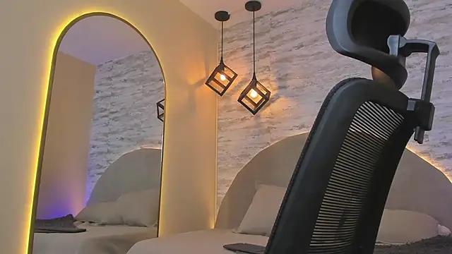 Aron_Bolt live sex cam