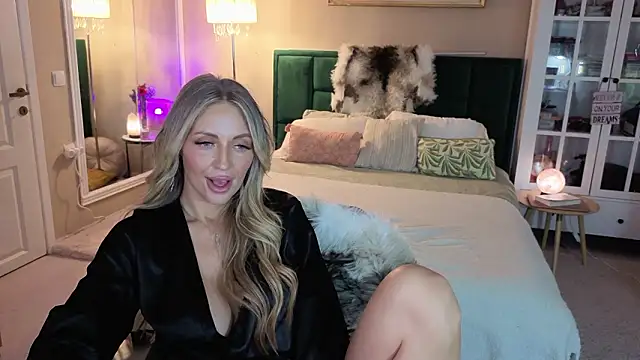 JoanneGG's cam snapshot