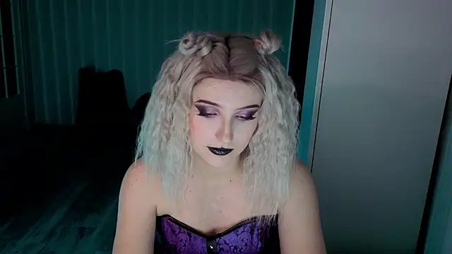 violet-siren-x's cam snapshot