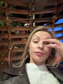 VikaBunny1 live sex cam