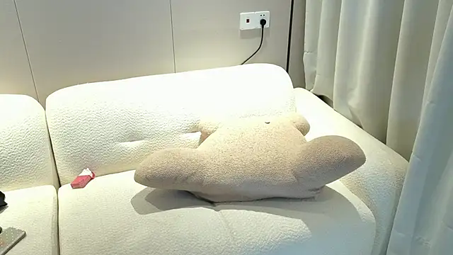 Uizzzqvq3's cam snapshot