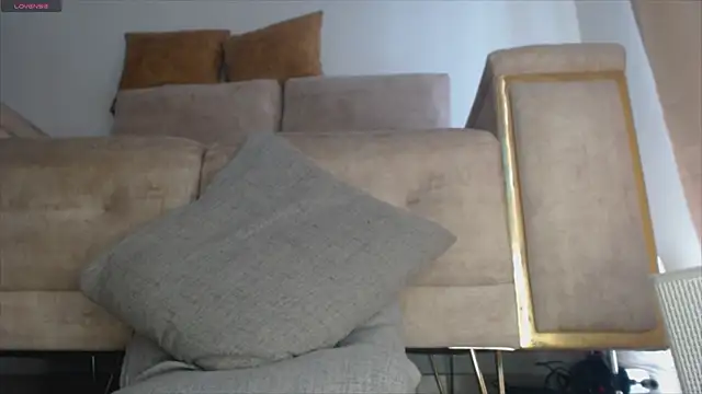 Trissa_Benson's cam snapshot