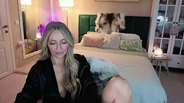 JoanneGG's cam snapshot