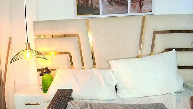 Slut_Milf_'s cam snapshot