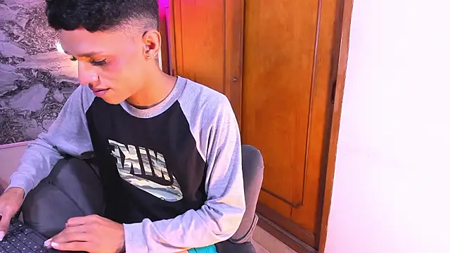 BILLY_JAMEES live sex cam